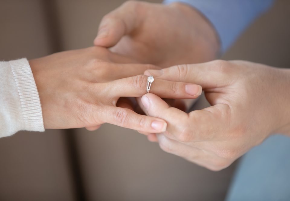cost saving tips for buying an engagement ring in Milwaukee
