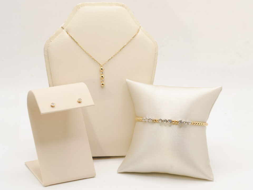 Jewelry cleaning and services in Milwaukee, WI